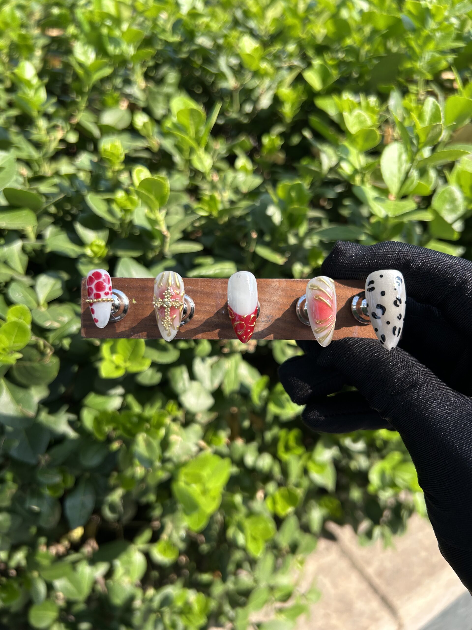 13 Red‑White‑Gold Leopard Chain Spot Stiletto Press‑On Nails — image 3