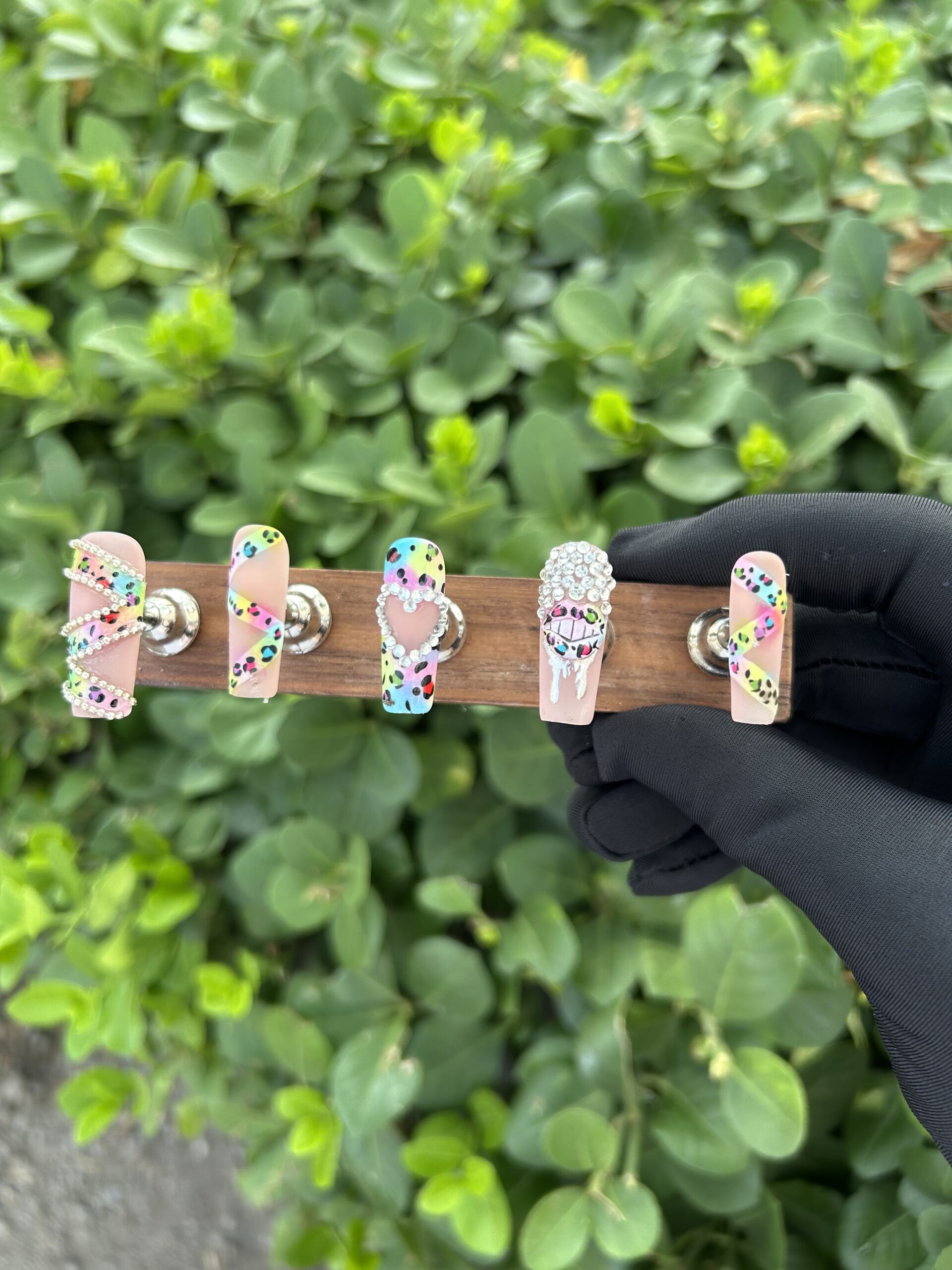 17 Rainbow Leopard Print Bling Hand‑Painted Press‑On Nails — image 1