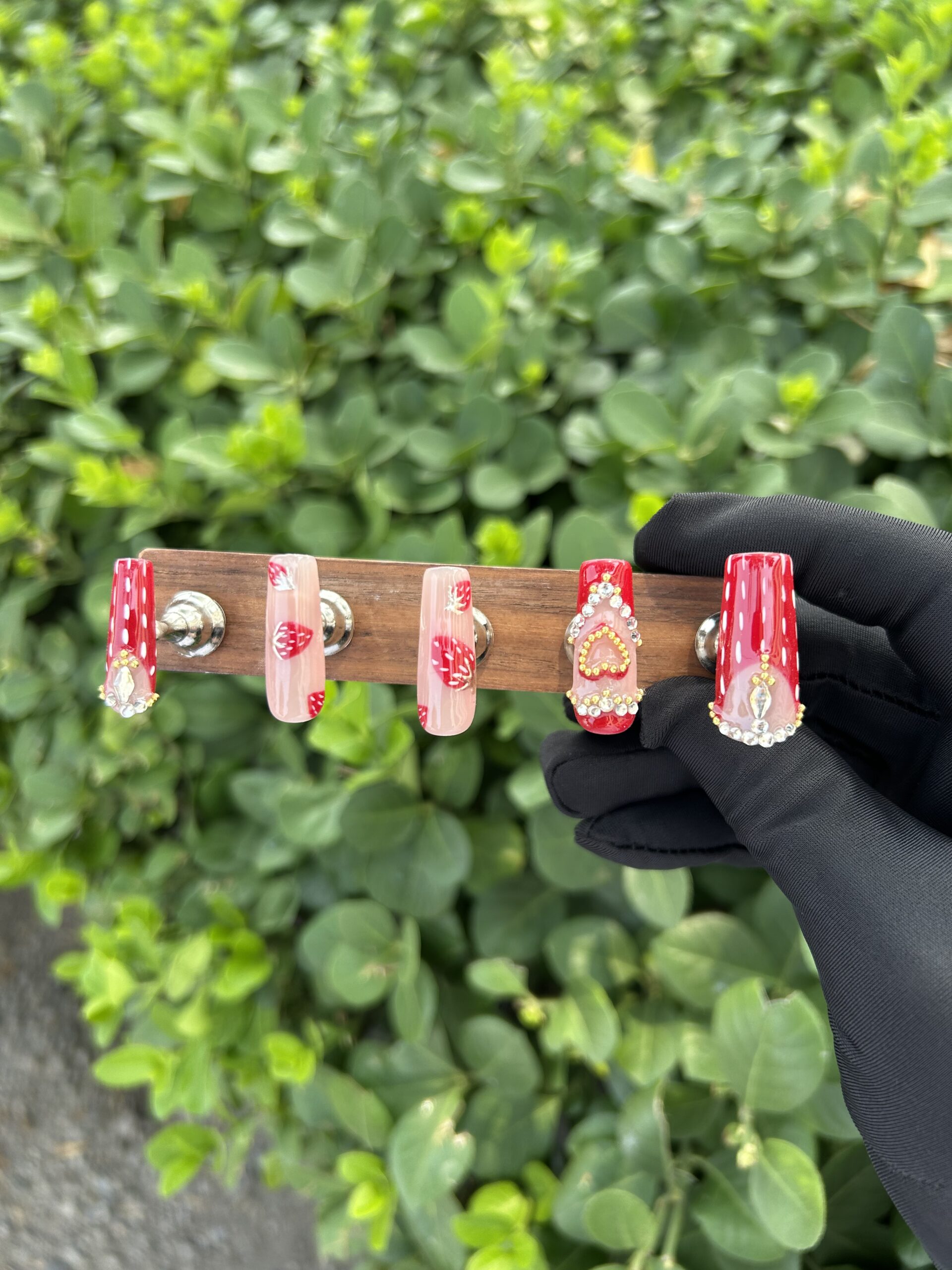 20 Sweet Spicy Red Pink Strawberry Fake Nails — image 1