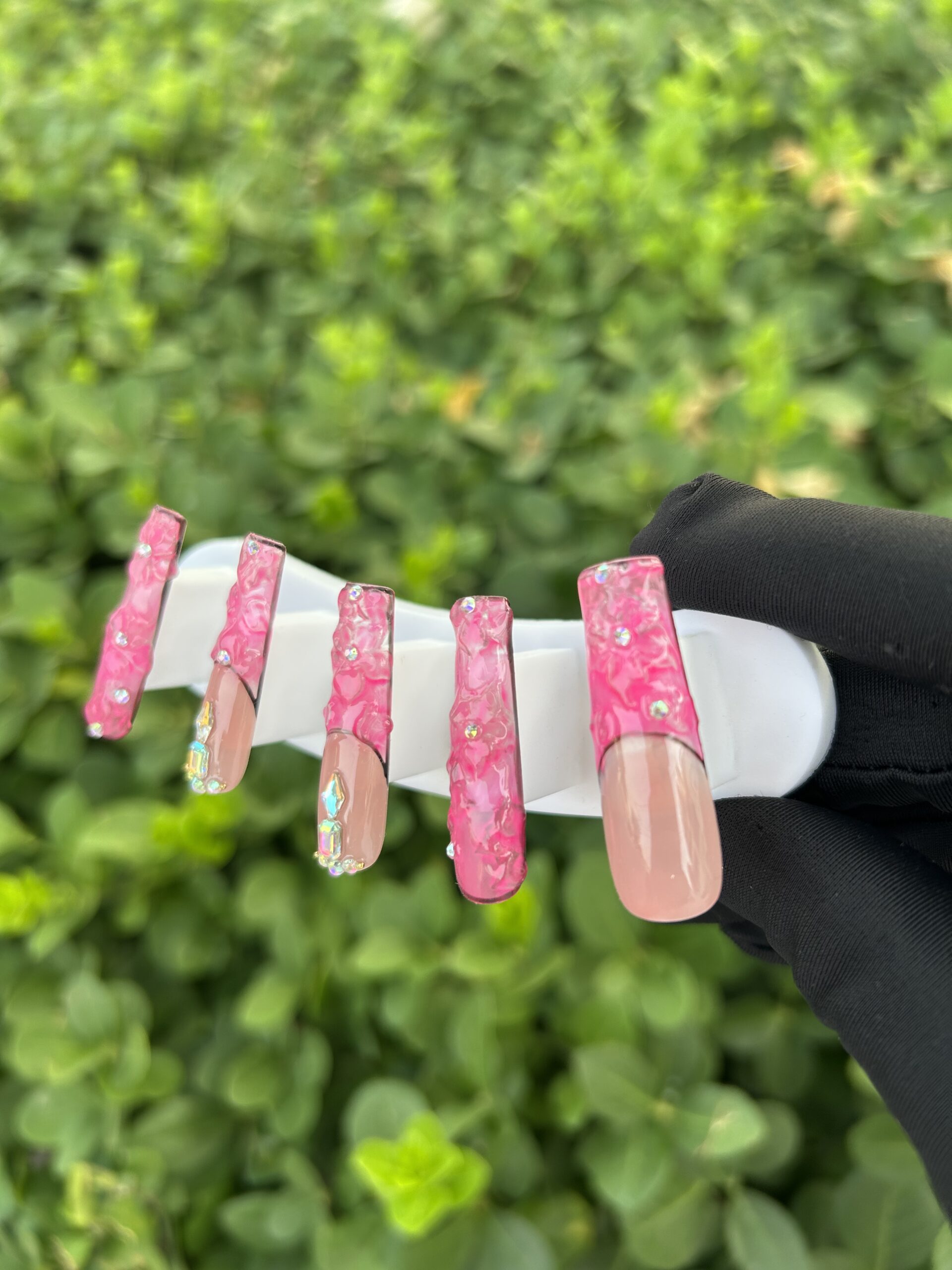 83 Carved Hot Pink Rhinestone Press‑on Nails — image 2