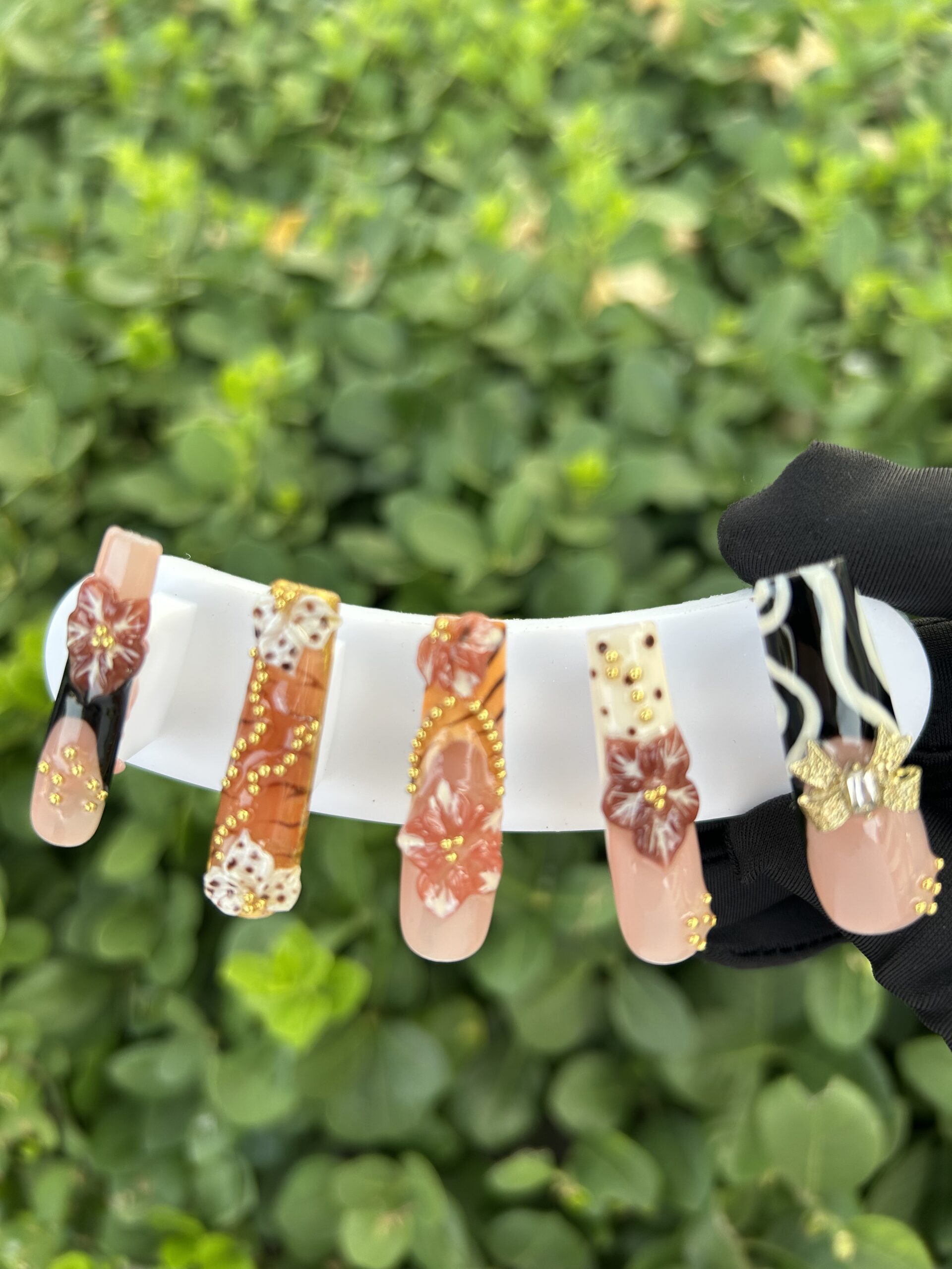 86 Caramel Vintage 3D Flower Gold Bead Press‑on Nails — image 2