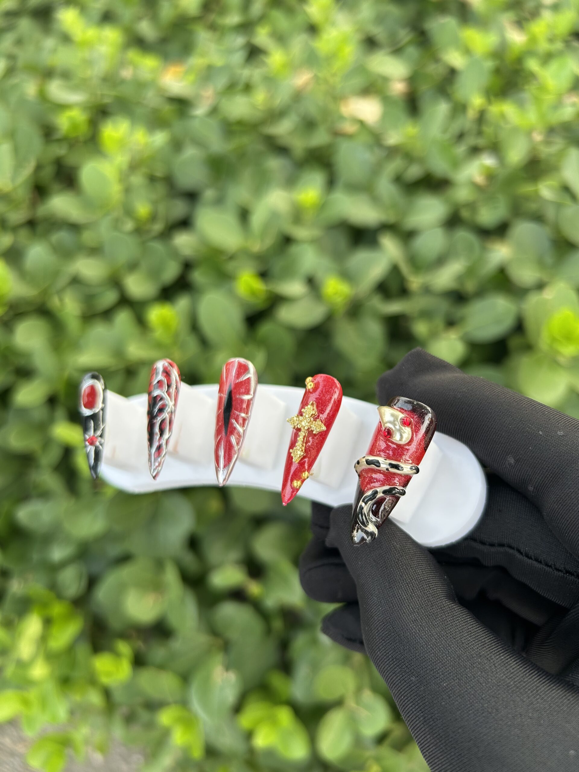 88 Dark Red Gothic Cross Stiletto Press‑on Nails — image 3