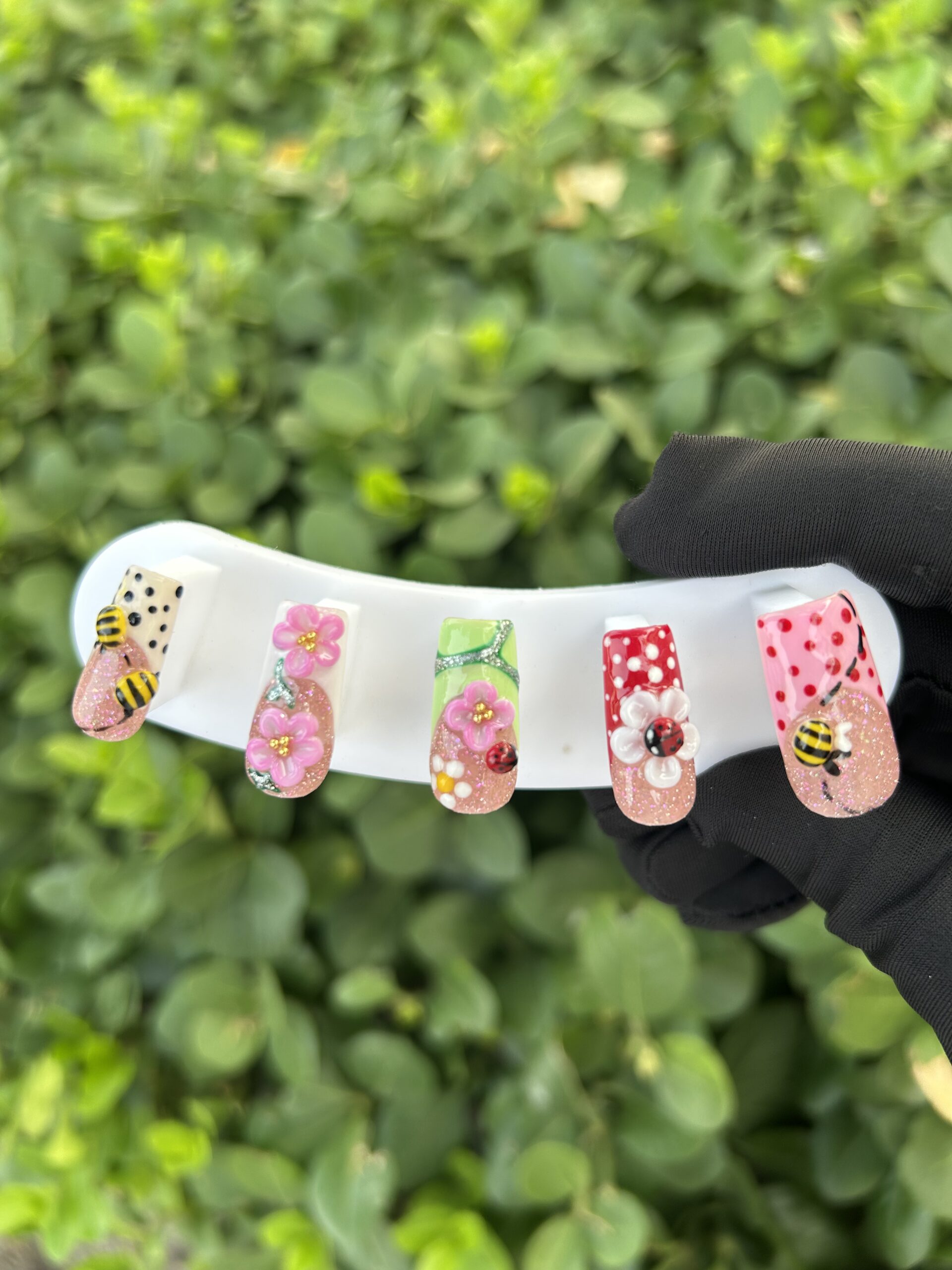 76 Bee & Ladybug Garden Press‑on Nails — image 1