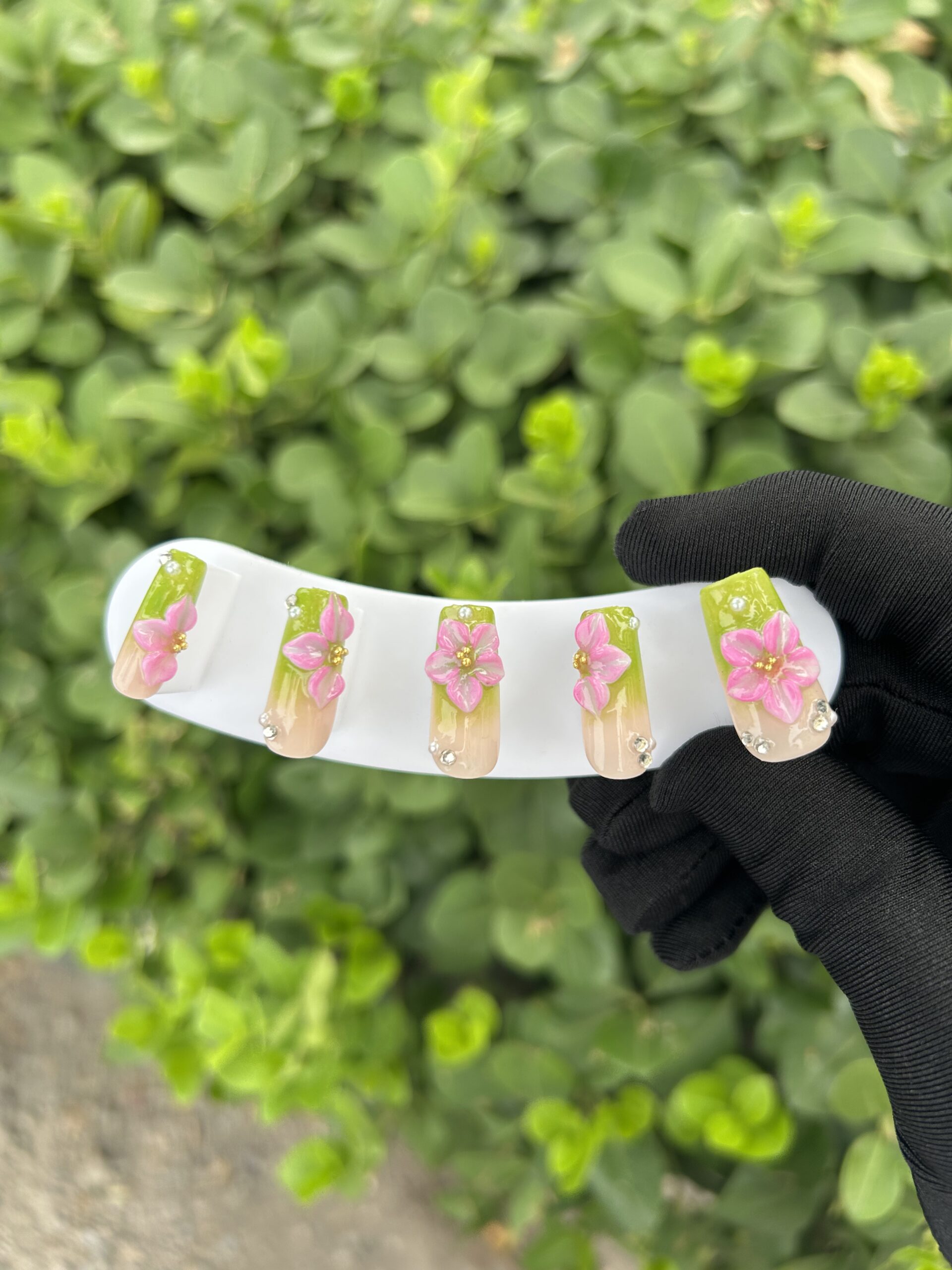 100 Green‑Nude Ombre 3D Pink Flower Pearl Rhinestone Press‑on Nails — image 4