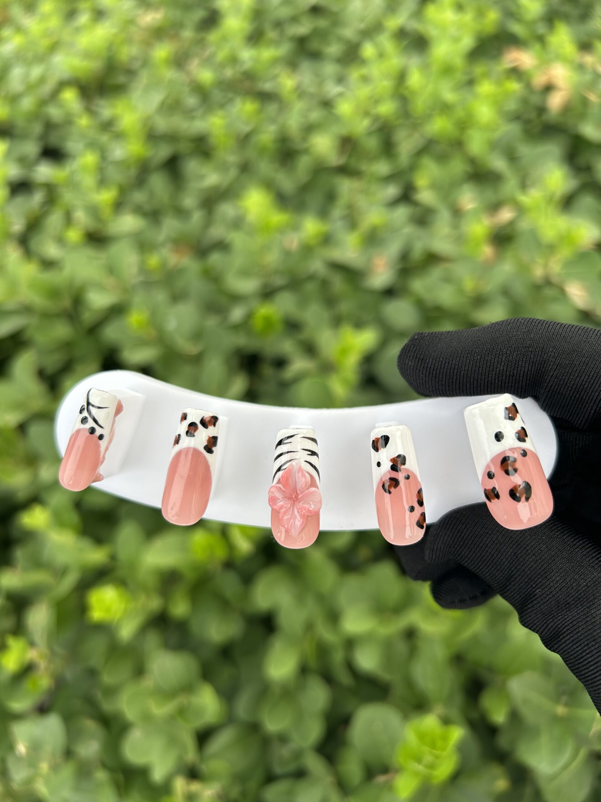 102 Pink‑White Leopard & Tiger Print 3D Pink Flower Press‑on Nails — image 2