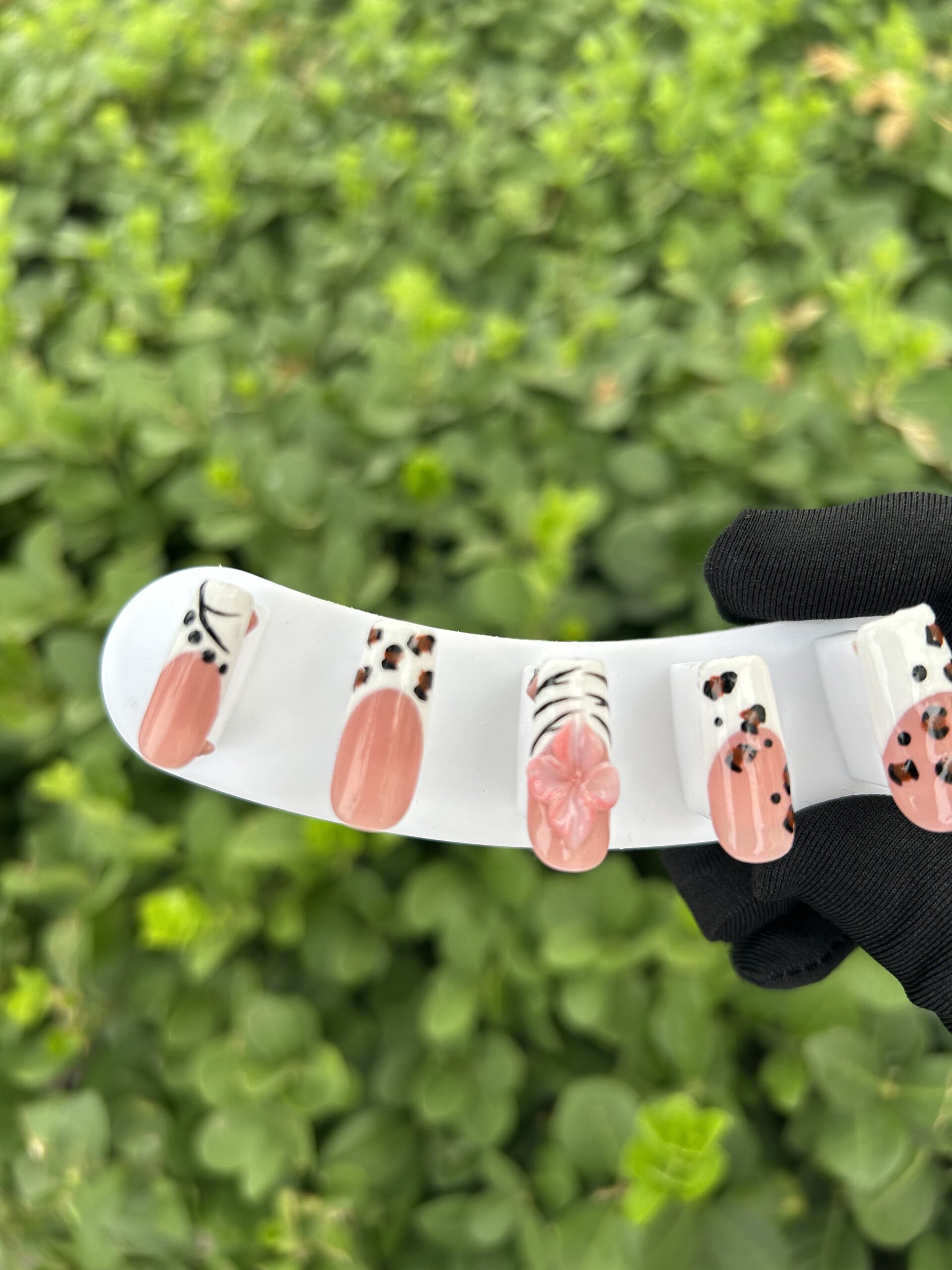 102 Pink‑White Leopard & Tiger Print 3D Pink Flower Press‑on Nails — image 3