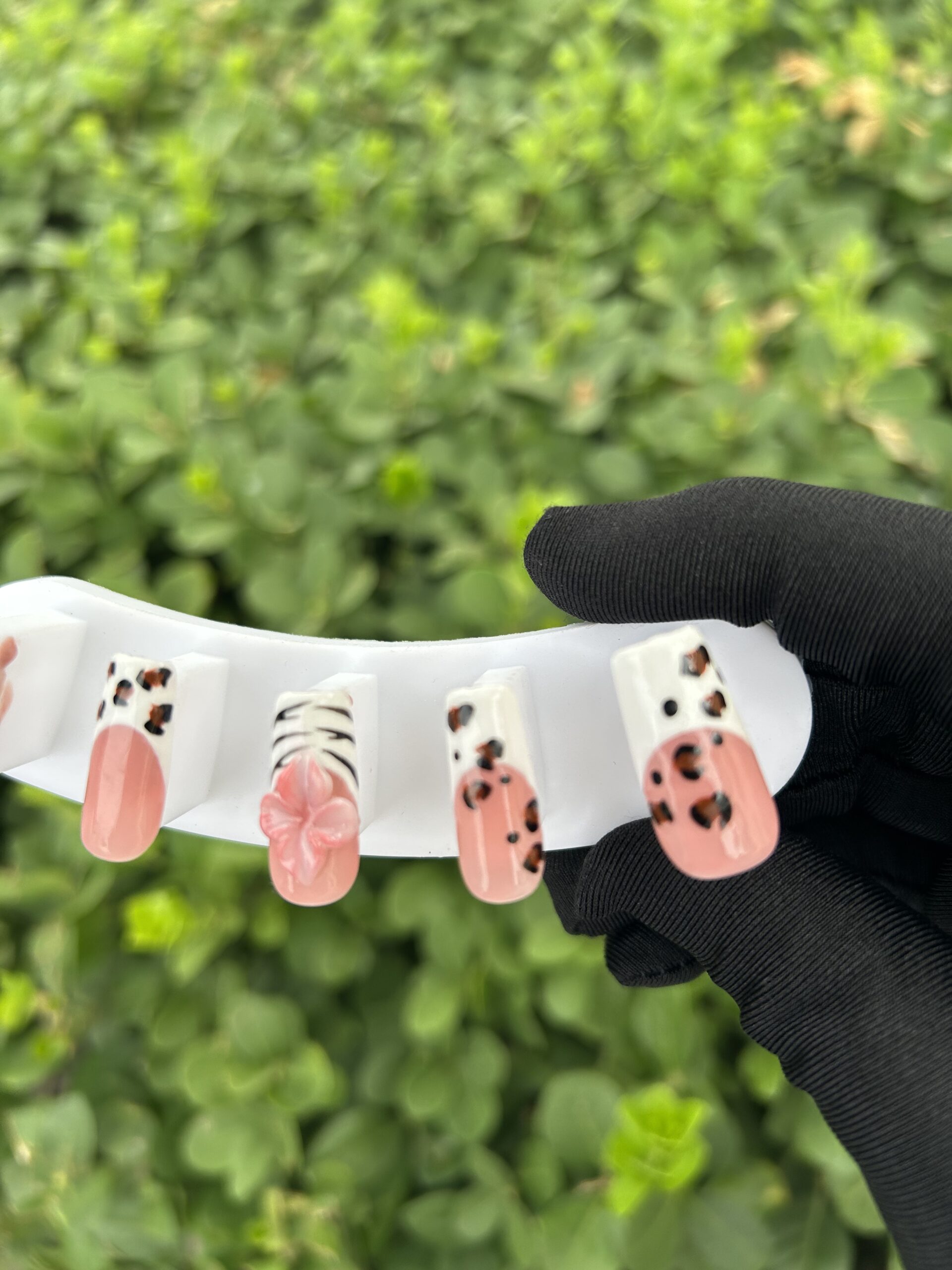 102 Pink‑White Leopard & Tiger Print 3D Pink Flower Press‑on Nails — image 4